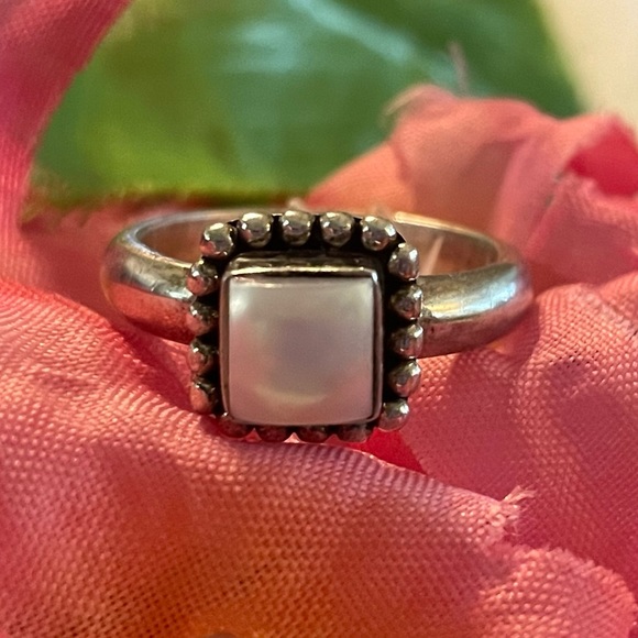 Silpada Mother of Pearl button framed Sterling Silver Ring R1617 - Picture 2 of 15